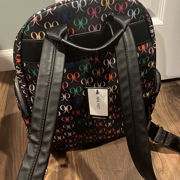 Nine West - Picture 4 of 4